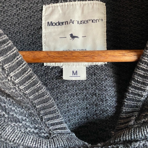 Hooded Sweater - Picture 3 of 4